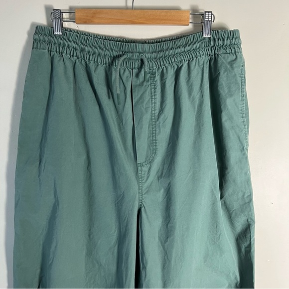 ARITZIA TNA Bel Air Oversized Pant in Dark Spruce Green Size Large Lightweight - Picture 5 of 15